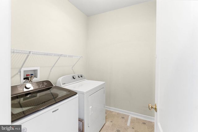 313 LEWISBURG LN, Martinsburg, WV 25403