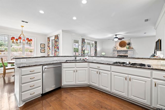 7637 Light Horse Ct, Tyler, TX 75703