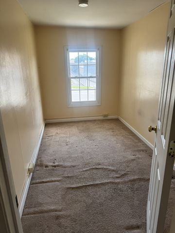 210 S Foster Ave, Gallatin, TN 37066