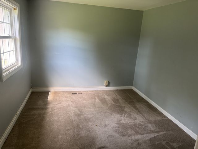 210 S Foster Ave, Gallatin, TN 37066