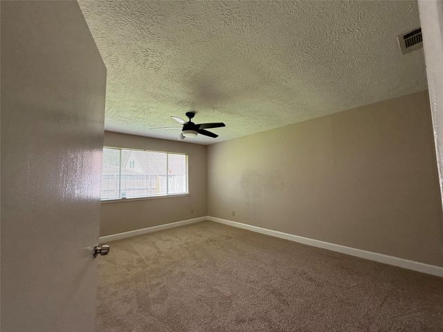 2103 Barrington Place Drive, Sugar Land, TX 77478