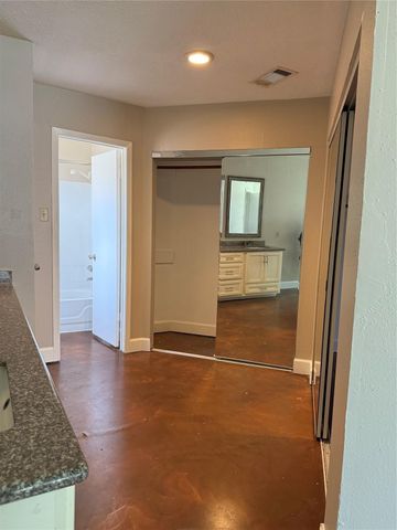 2103 Barrington Place Drive, Sugar Land, TX 77478