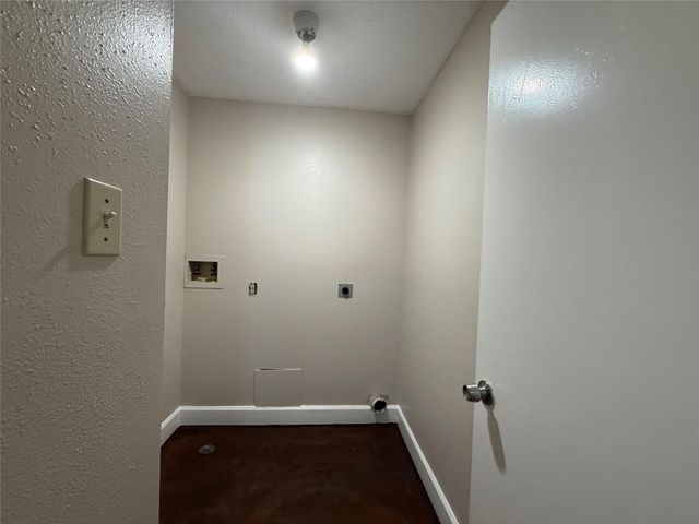 2103 Barrington Place Drive, Sugar Land, TX 77478