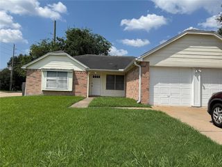 2103 Barrington Place Drive, Sugar Land, TX 77478