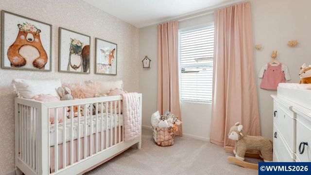 105 Greencrest St NE, Salem, OR 97301