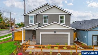 105 Greencrest St NE, Salem, OR 97301