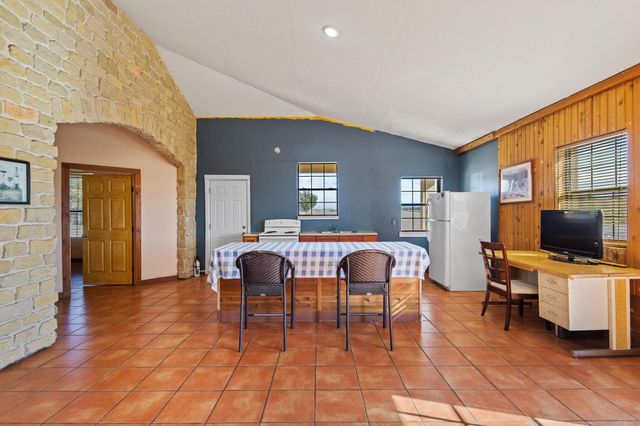 5777 State Highway 160, Whitewright, TX 75491