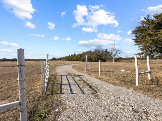 5777 State Highway 160, Whitewright, TX 75491