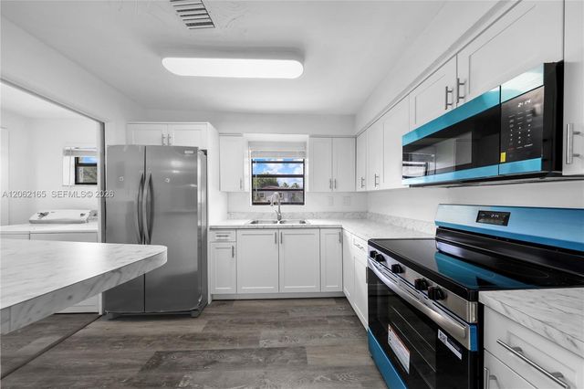 820 NW 38th Avenue, Lauderhill, FL 33311