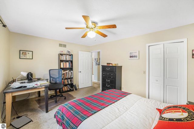 340 Applewood Lane, Mt Pleasant, MI 48858