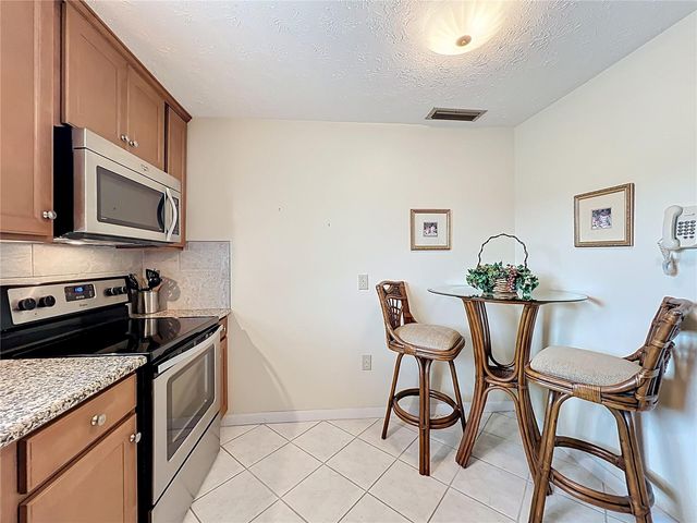 4262 LAKE UNDERHILL ROAD 9C7, Orlando, FL 32803