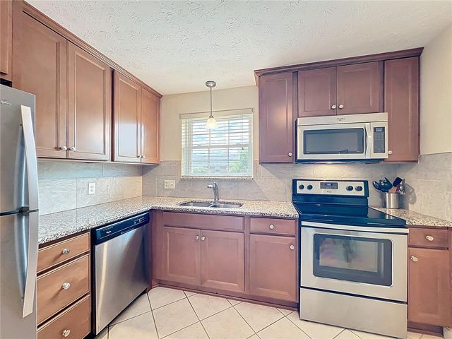 4262 LAKE UNDERHILL ROAD 9C7, Orlando, FL 32803