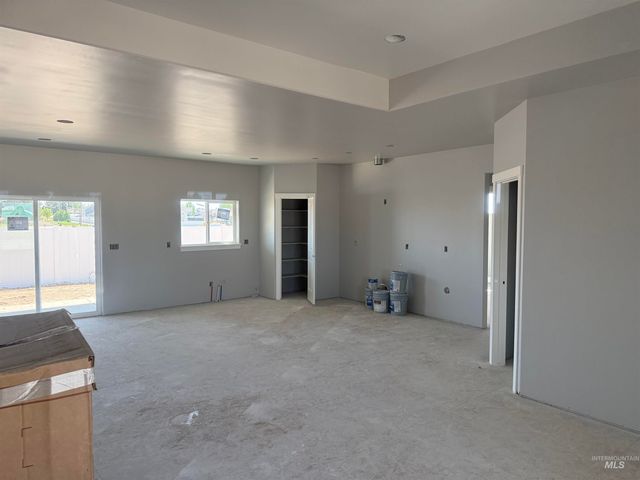 1329 18th Ave E, Jerome, ID 83338
