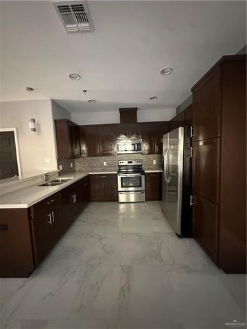 1301 E Camellia Avenue D, Mcallen, TX 78501