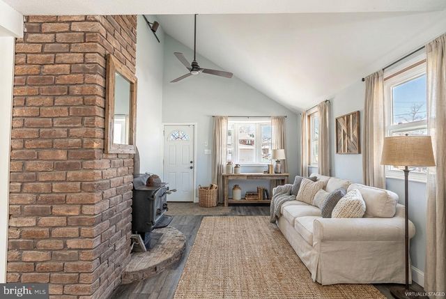 611 N STUART ST, Baltimore, MD 21221