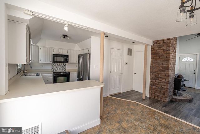 611 N STUART ST, Baltimore, MD 21221