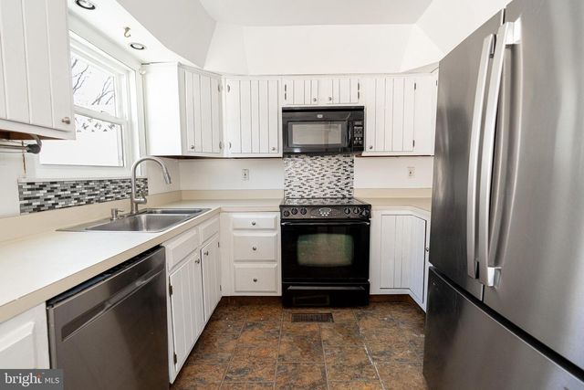 611 N STUART ST, Baltimore, MD 21221