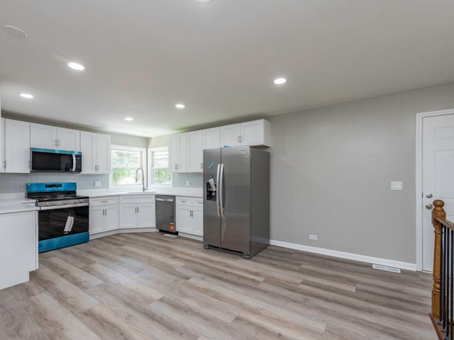 10350 W California Avenue, Beach Park, IL 60099