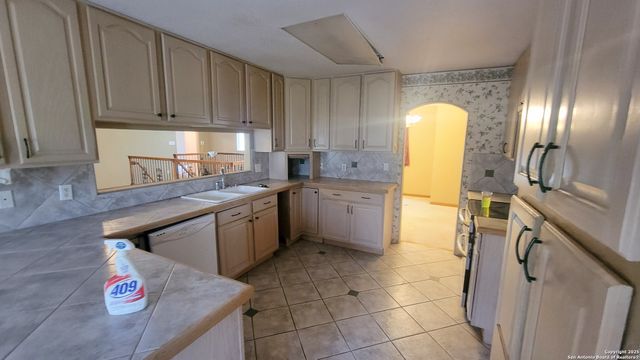 7 Glen Cove Dr, Seguin, TX 78155