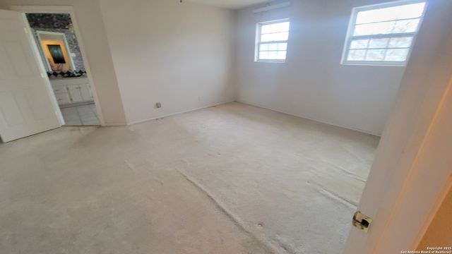 7 Glen Cove Dr, Seguin, TX 78155