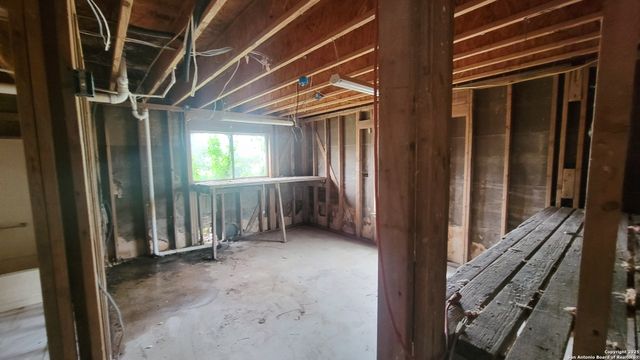 7 Glen Cove Dr, Seguin, TX 78155