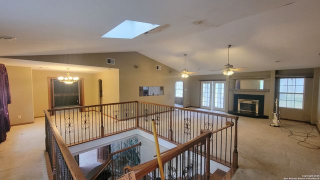 7 Glen Cove Dr, Seguin, TX 78155