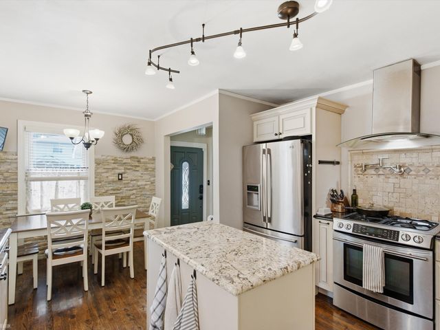 7829 Buckingham Avenue, Allen Park, MI 48101
