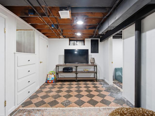 7829 Buckingham Avenue, Allen Park, MI 48101
