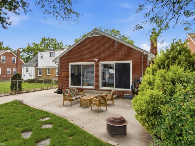 7829 Buckingham Avenue, Allen Park, MI 48101
