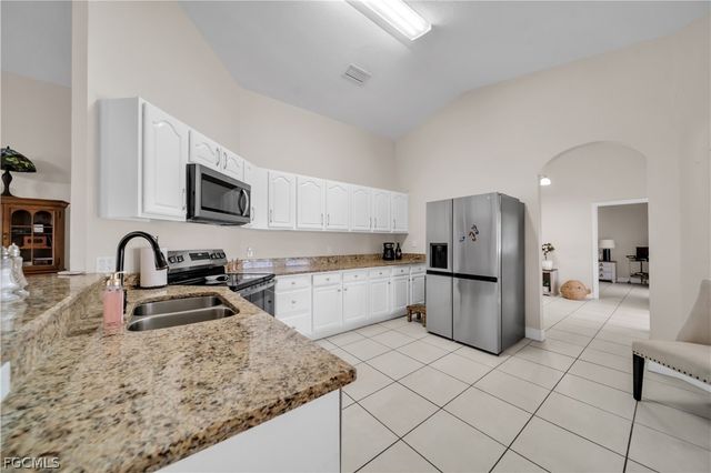 4013 SW 17th AVE, Cape Coral, FL 33914