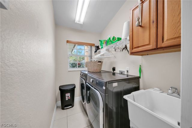 4013 SW 17th AVE, Cape Coral, FL 33914