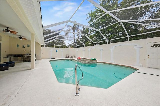 2528 CENTENNIAL FALCON DR, Valrico, FL 33596