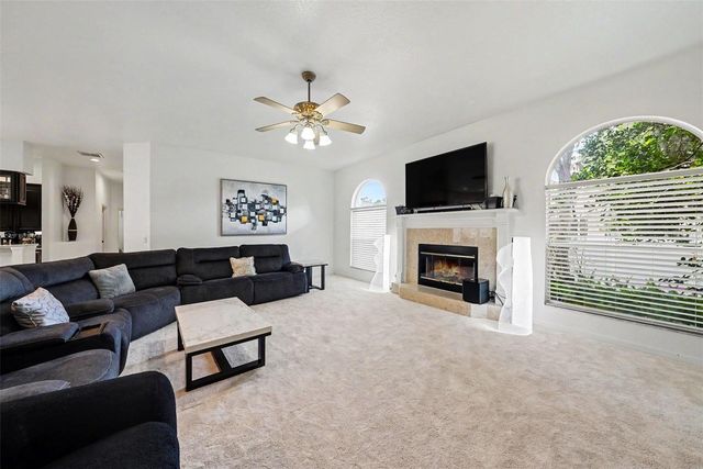 2528 CENTENNIAL FALCON DR, Valrico, FL 33596