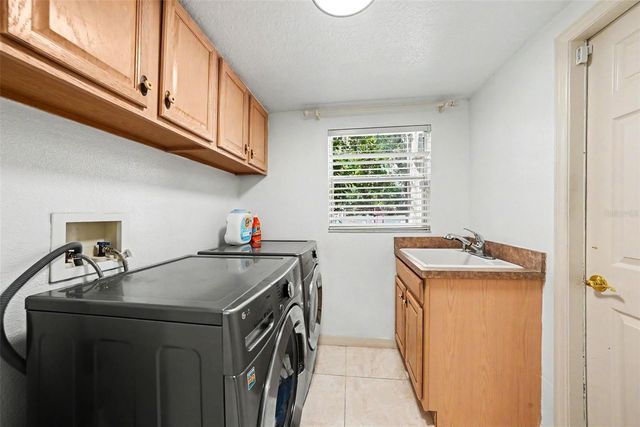 2528 CENTENNIAL FALCON DR, Valrico, FL 33596