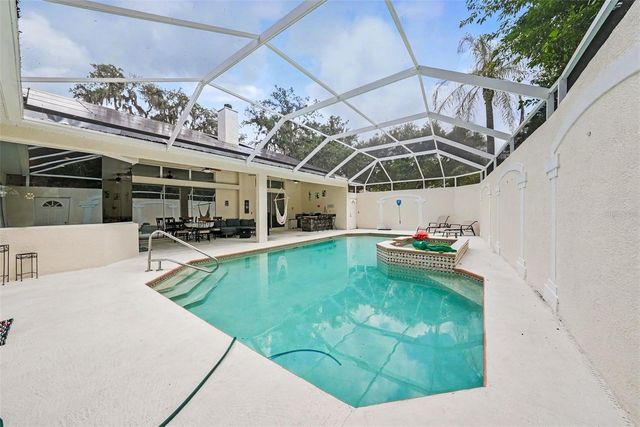 2528 CENTENNIAL FALCON DR, Valrico, FL 33596
