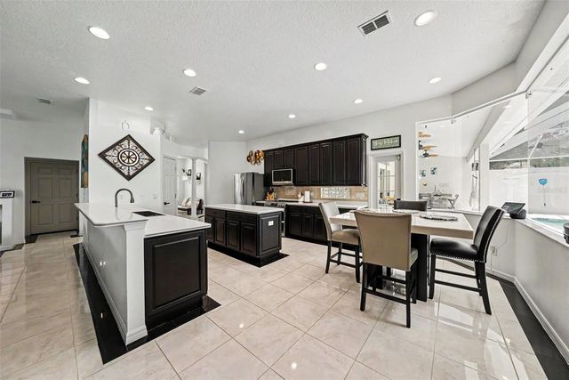 2528 CENTENNIAL FALCON DR, Valrico, FL 33596