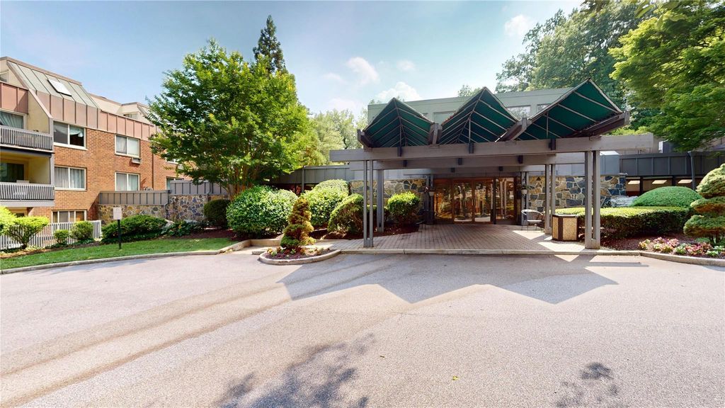 2 Fountain Lane 2P, Scarsdale, NY 10583