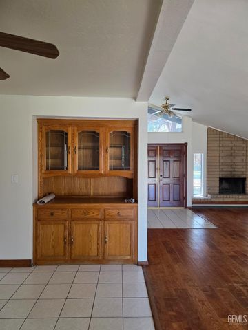 4162 Pinewood Lake Drive, Bakersfield, CA 93309