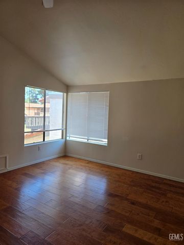 4162 Pinewood Lake Drive, Bakersfield, CA 93309