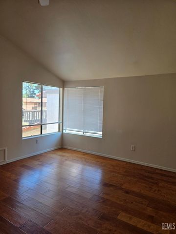 4162 Pinewood Lake Drive, Bakersfield, CA 93309
