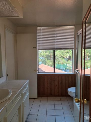 4162 Pinewood Lake Drive, Bakersfield, CA 93309
