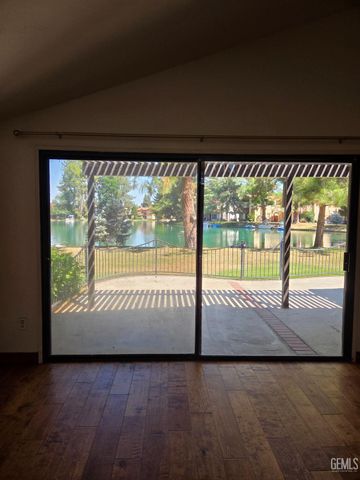 4162 Pinewood Lake Drive, Bakersfield, CA 93309