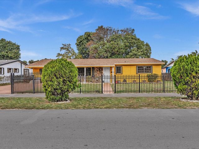 2285 NW 195th Street, Miami Gardens, FL 33056