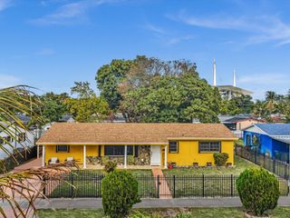 2285 NW 195th Street, Miami Gardens, FL 33056