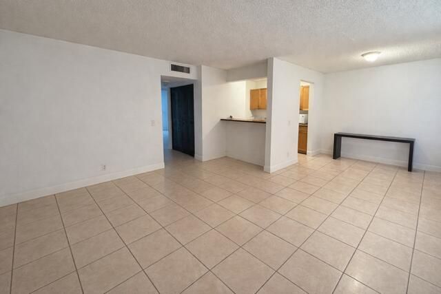 416 Meadows Circle, Boynton Beach, FL 33436