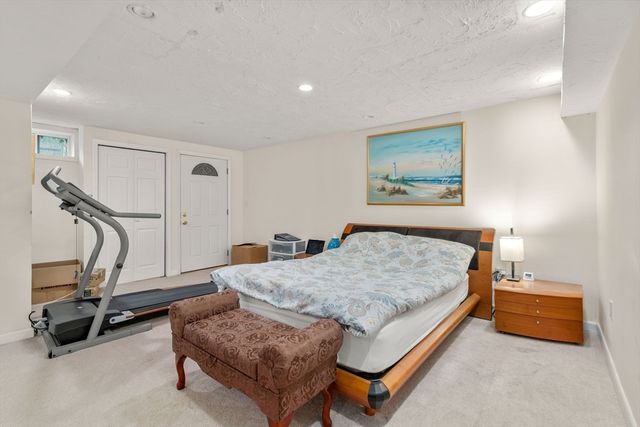 215 Saint Mary St 3, Needham, MA 02494