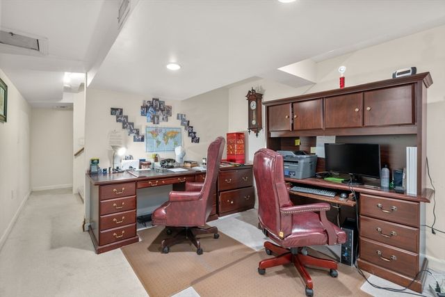 215 Saint Mary St 3, Needham, MA 02494