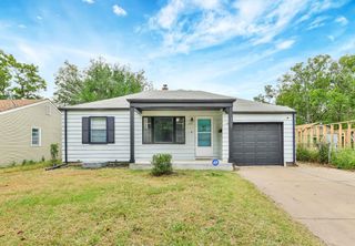 1727 S Greenwood Ave, Wichita, KS 67211