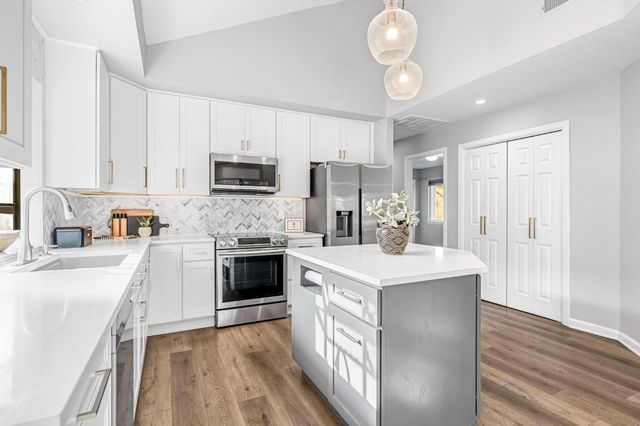 3860 W Beechwood, Fresno, CA 93711