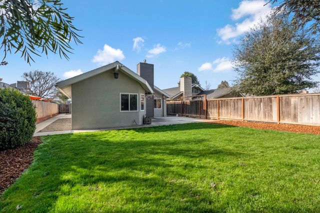 3860 W Beechwood, Fresno, CA 93711